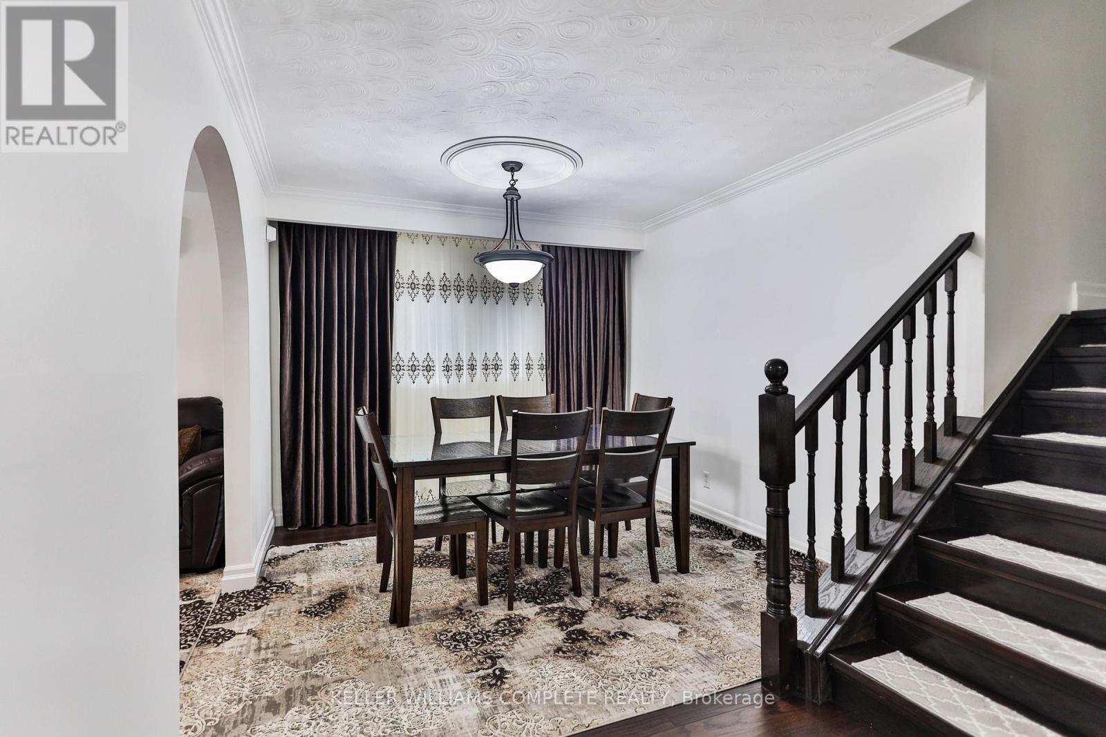 1267 Limeridge Road E, Hamilton, ON - Indoor Photo Showing Dining Room