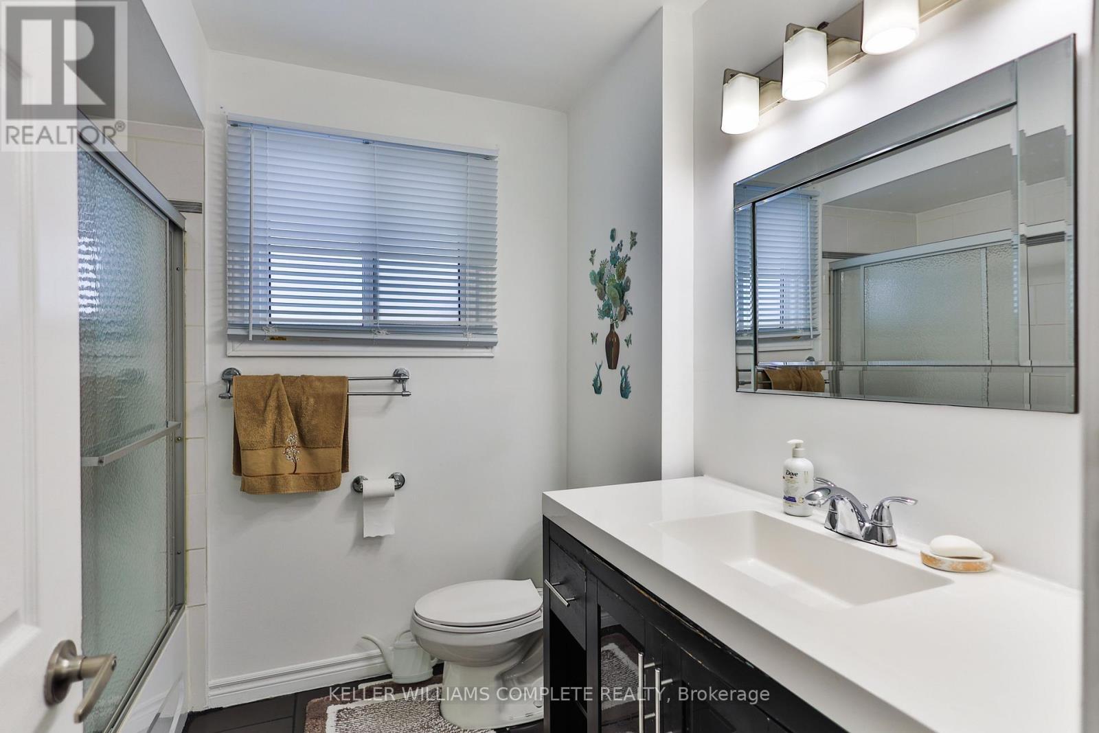 1267 Limeridge Road E, Hamilton, ON - Indoor Photo Showing Bathroom