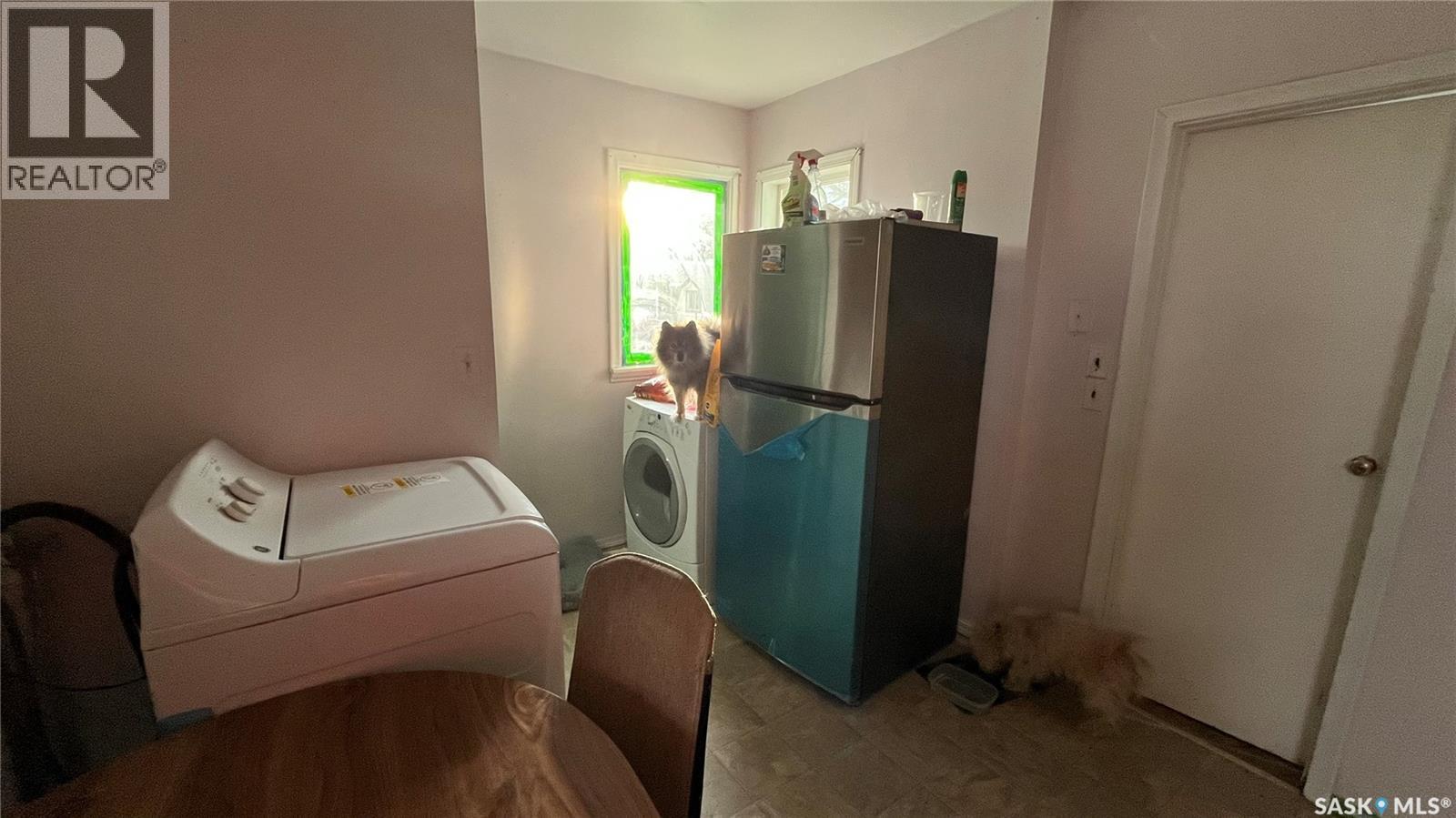 46 Pacific Avenue, Maple Creek, SK - Indoor Photo Showing Laundry Room