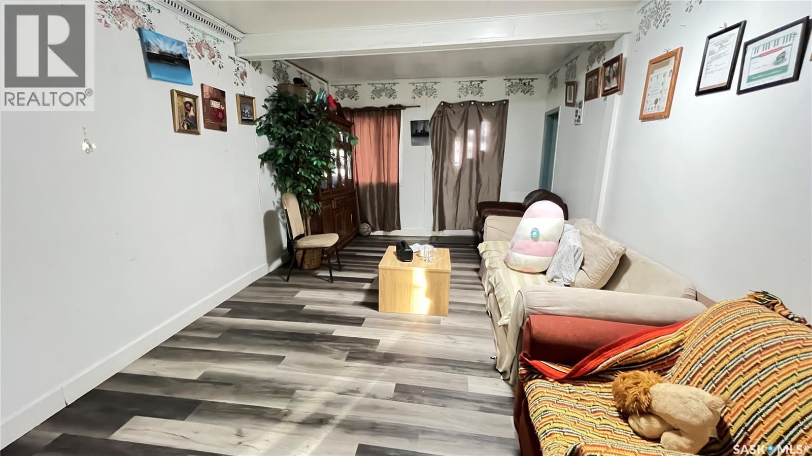 46 Pacific Avenue, Maple Creek, SK - Indoor Photo Showing Other Room