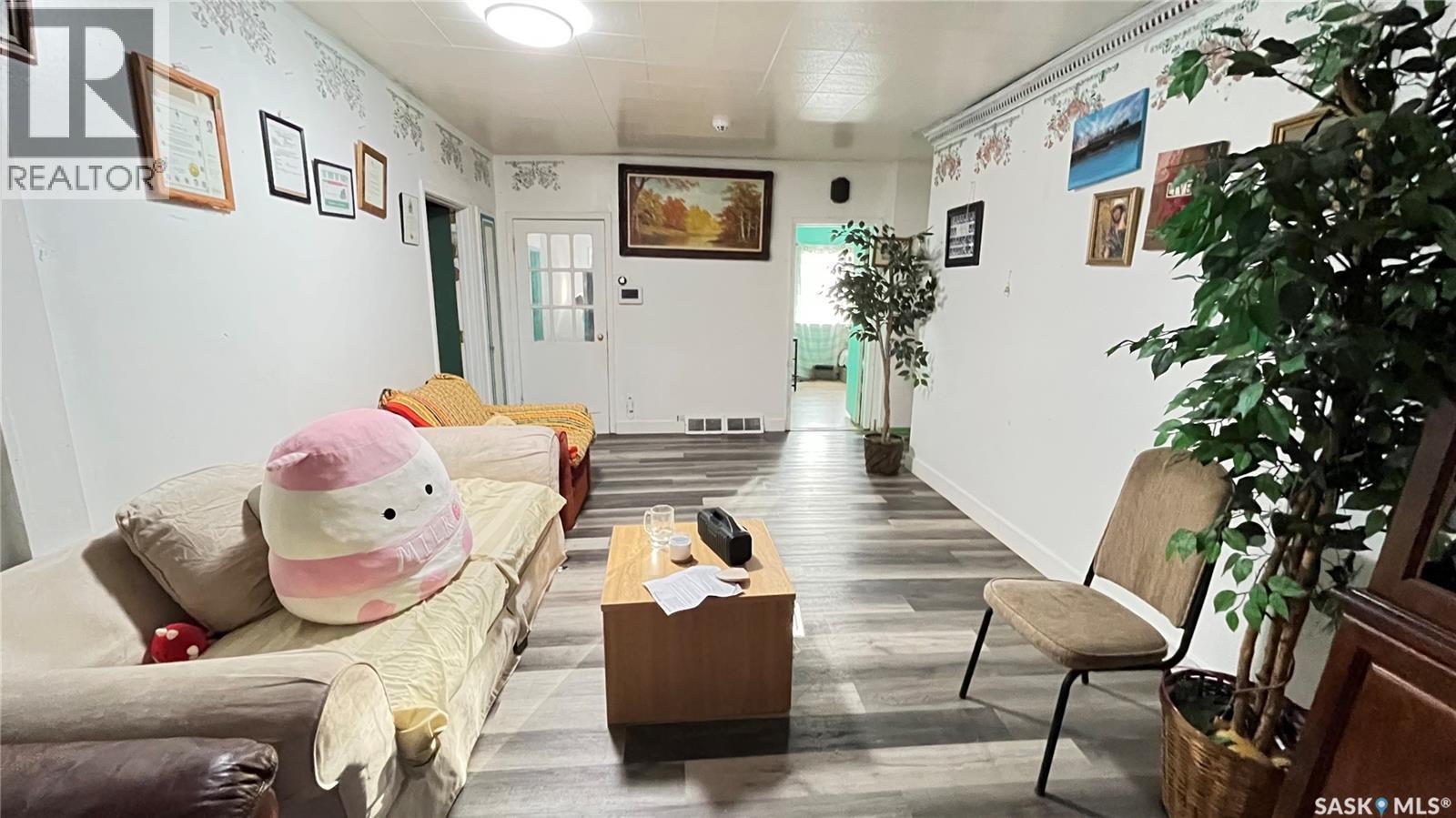 46 Pacific Avenue, Maple Creek, SK - Indoor Photo Showing Other Room