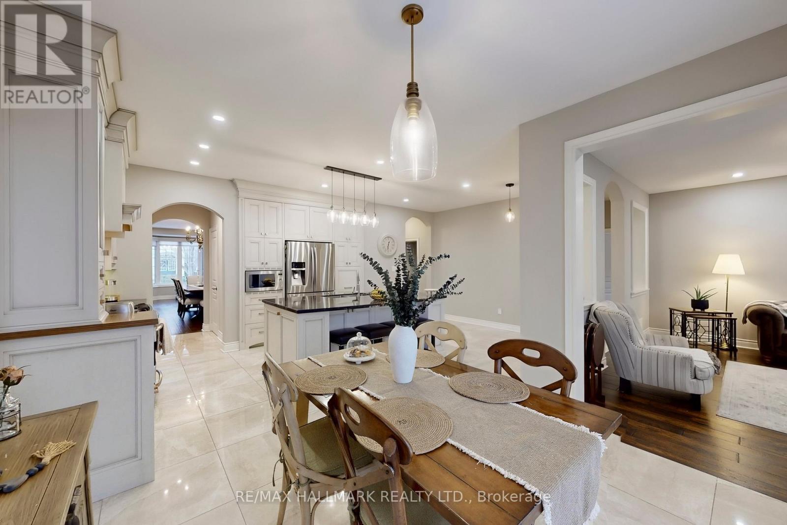 192 Tonner Crescent, Aurora, ON - Indoor Photo Showing Dining Room