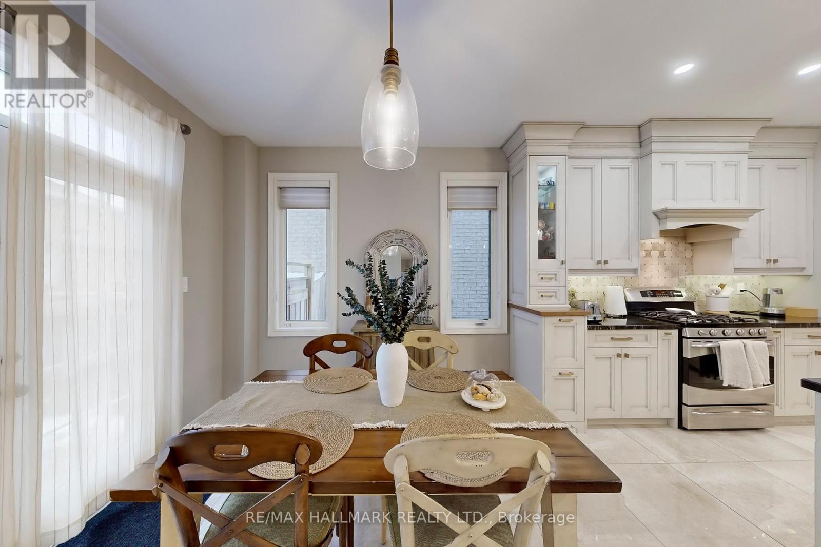 192 Tonner Crescent, Aurora, ON - Indoor