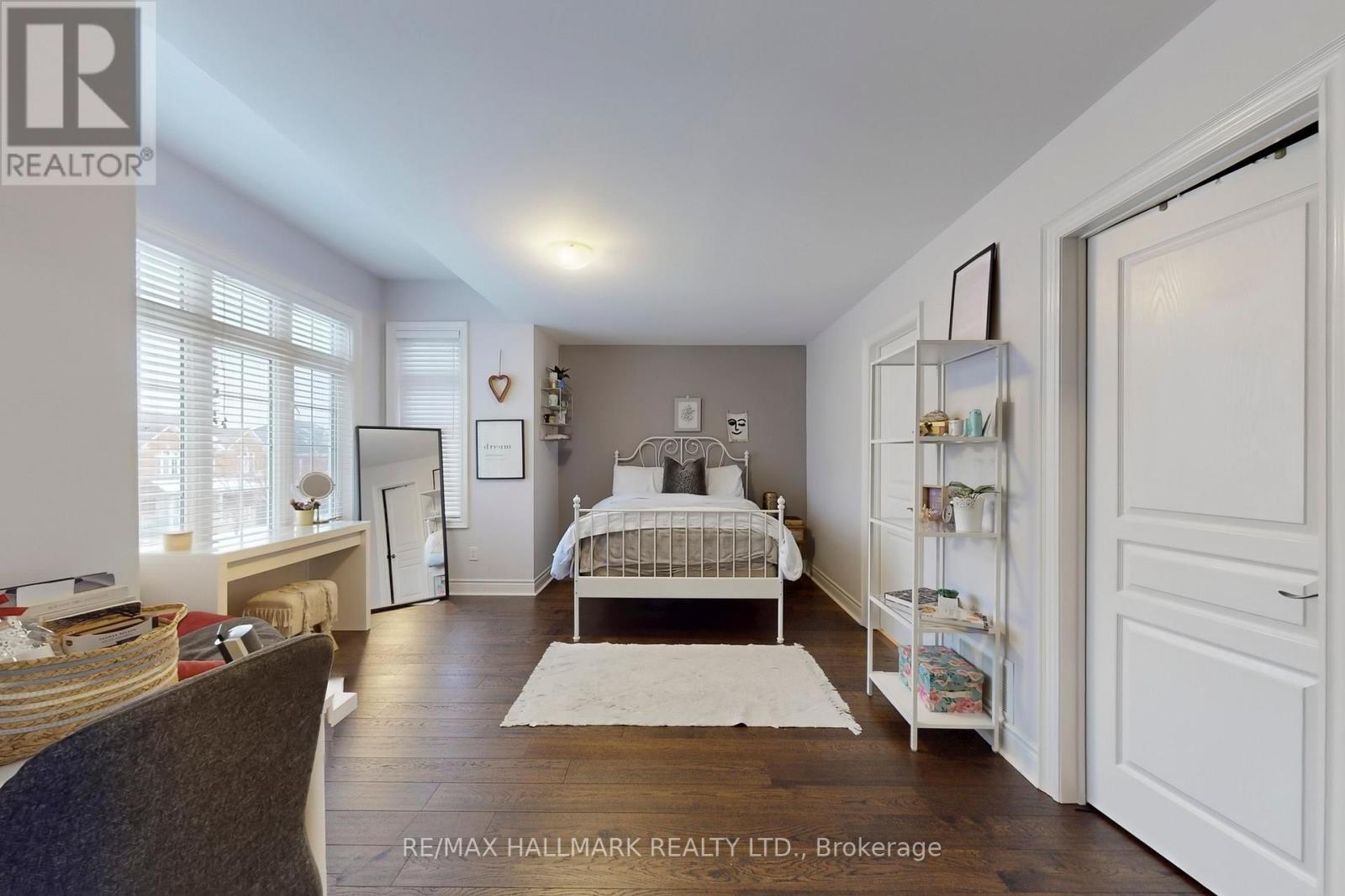 192 Tonner Crescent, Aurora, ON - Indoor Photo Showing Other Room