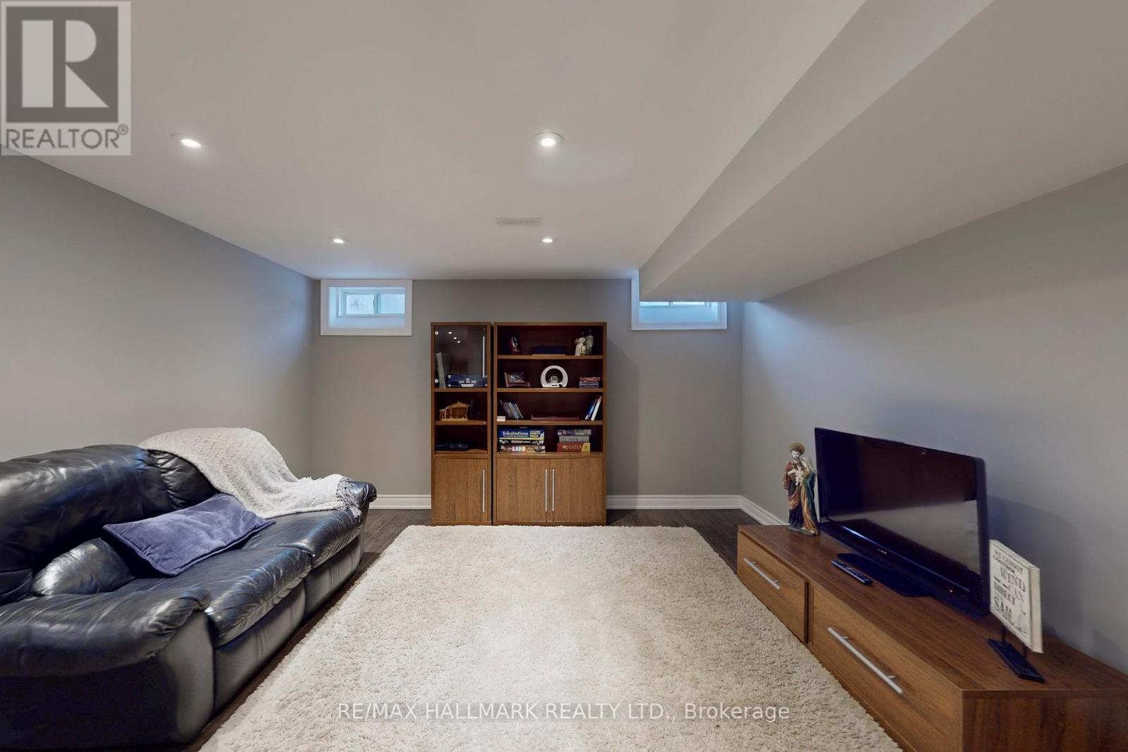 192 Tonner Crescent, Aurora, ON - Indoor Photo Showing Basement