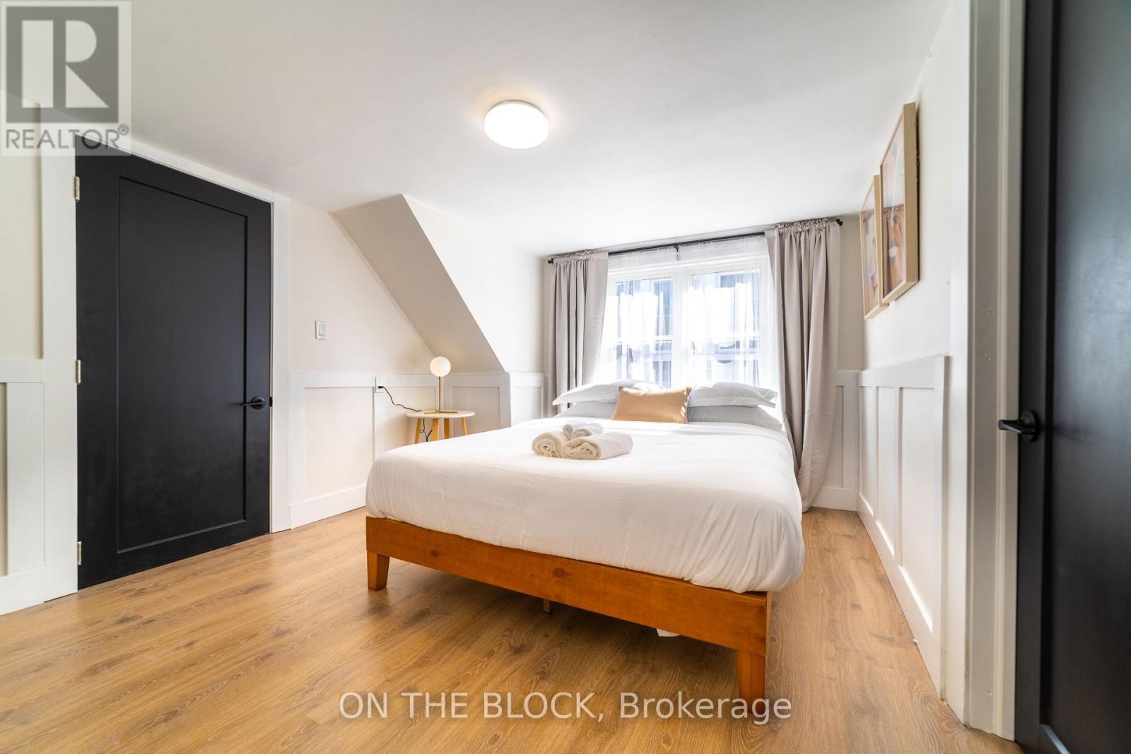 19 Century Street, Hamilton, ON - Indoor Photo Showing Bedroom