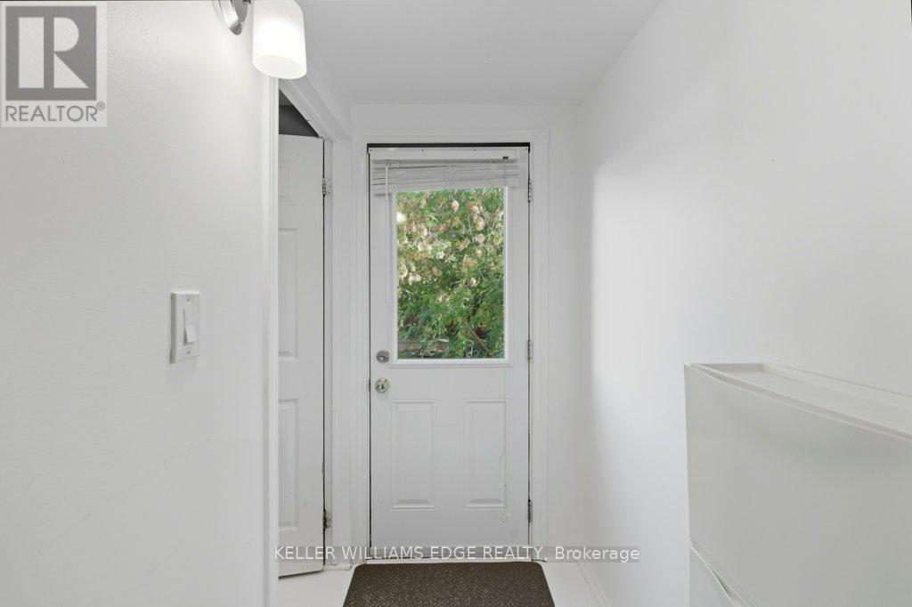 159 Hope Avenue, Hamilton, ON - Indoor Photo Showing Other Room