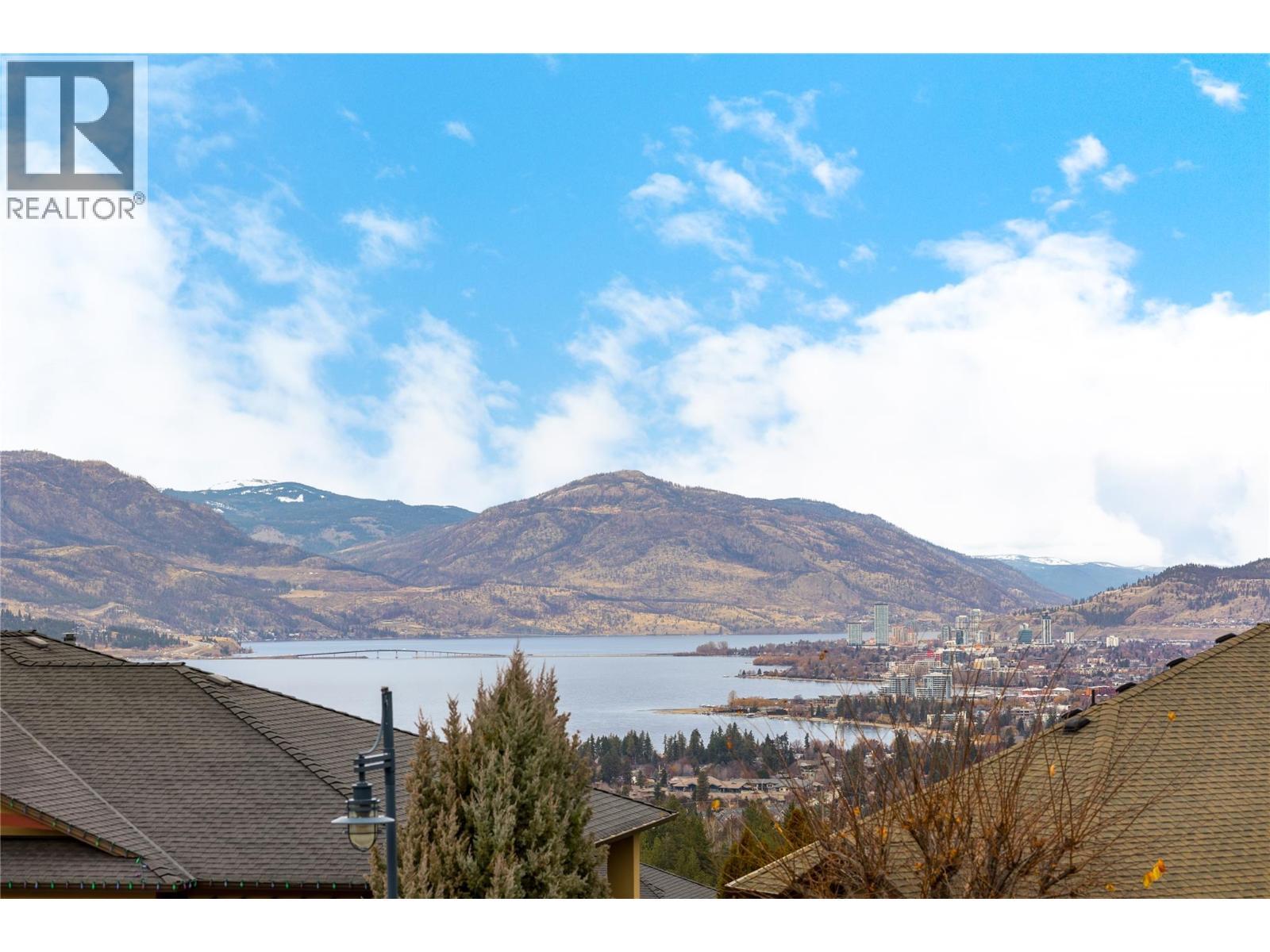 667 Devonian Avenue, Kelowna, BC - Outdoor With Body Of Water With View