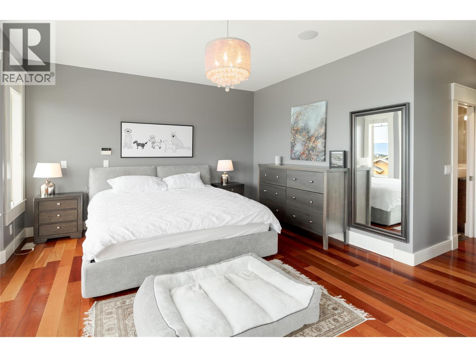 667 Devonian Avenue, Kelowna, BC - Indoor Photo Showing Bedroom