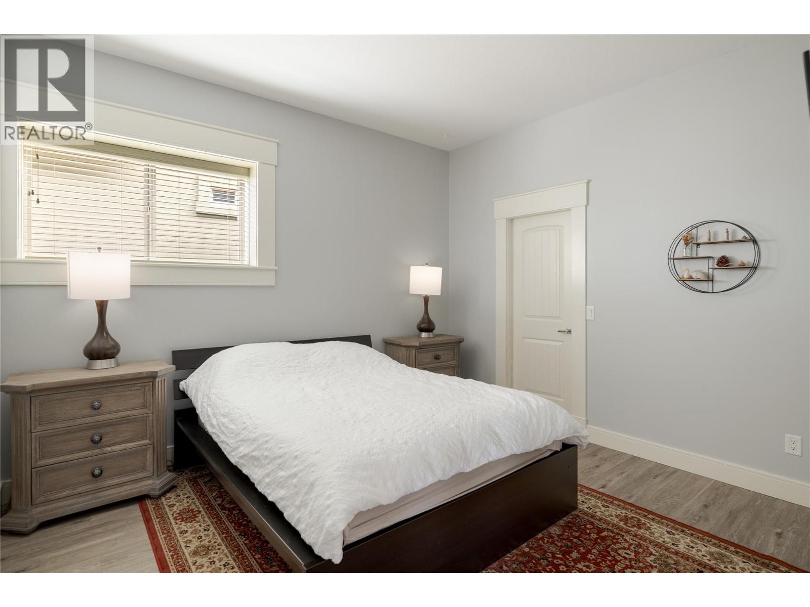 667 Devonian Avenue, Kelowna, BC - Indoor Photo Showing Bedroom