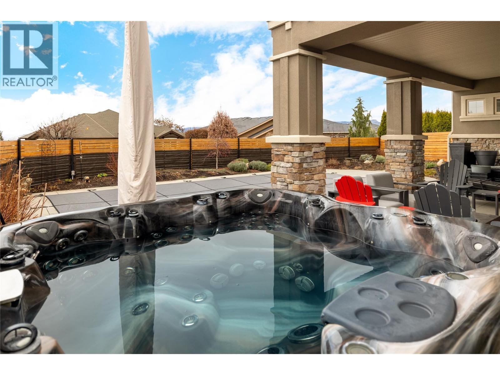 667 Devonian Avenue, Kelowna, BC - Outdoor