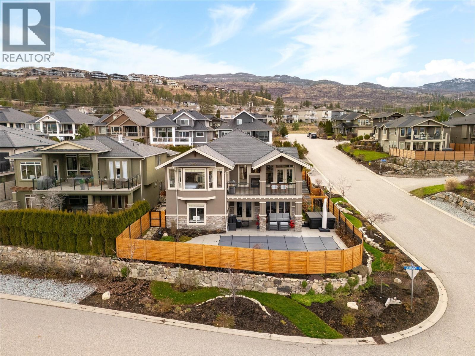 667 Devonian Avenue, Kelowna, BC - Outdoor