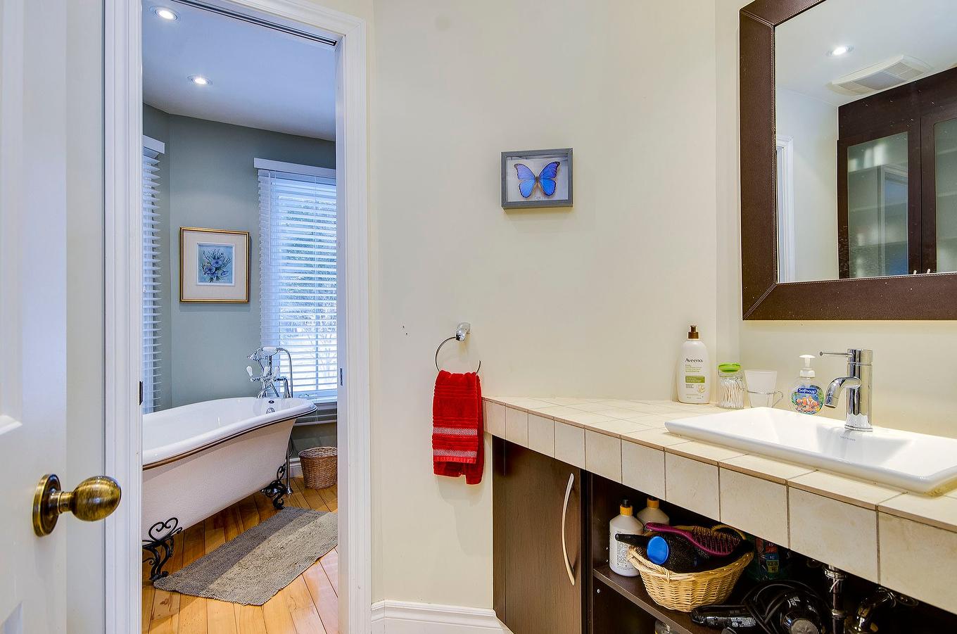 Salle de bains attenante à la CCP - 191 Ch. Des Pinsons, Sutton, QC - Indoor Photo Showing Bathroom