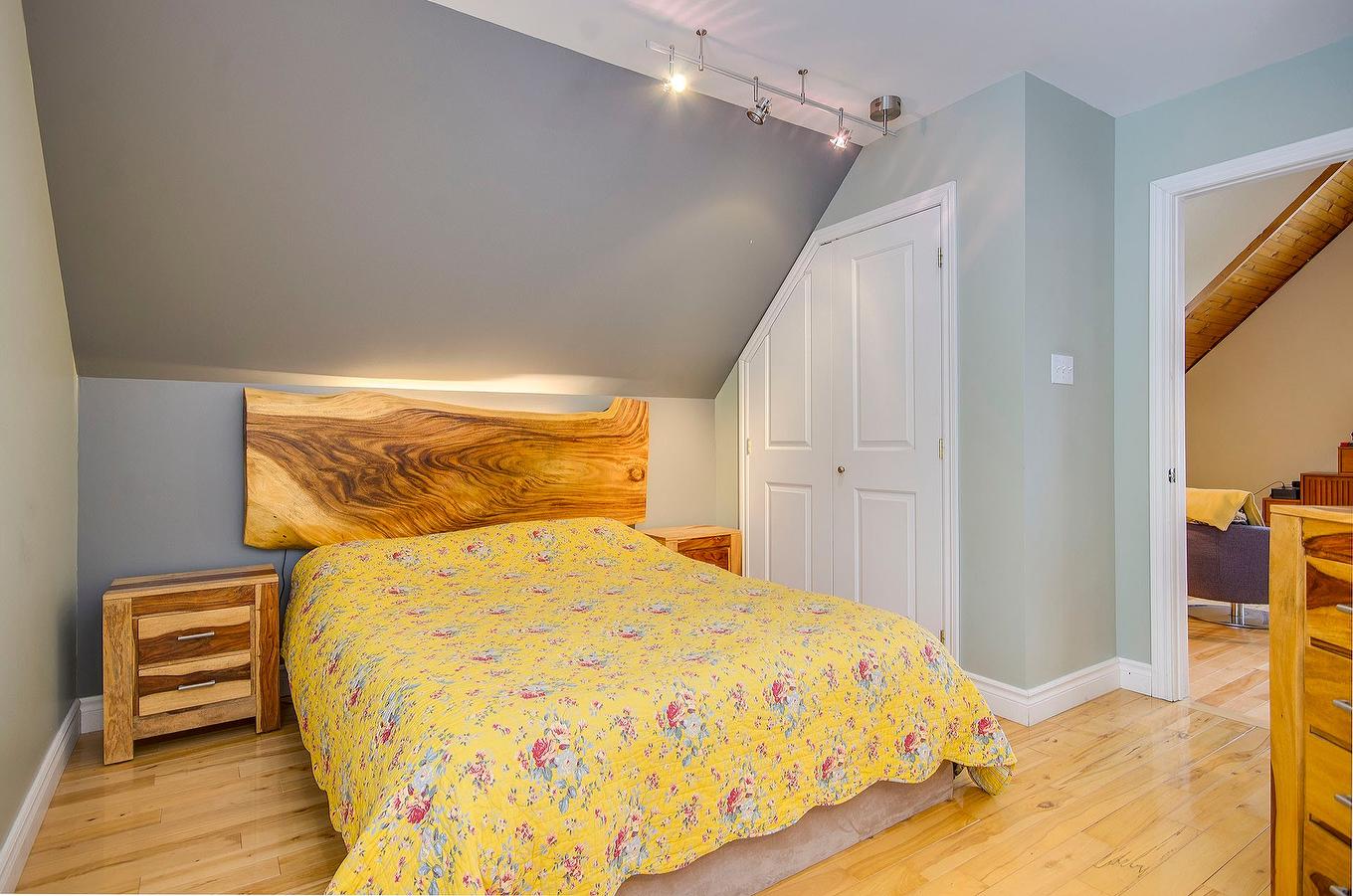 Chambre à coucher principale - 191 Ch. Des Pinsons, Sutton, QC - Indoor Photo Showing Bedroom