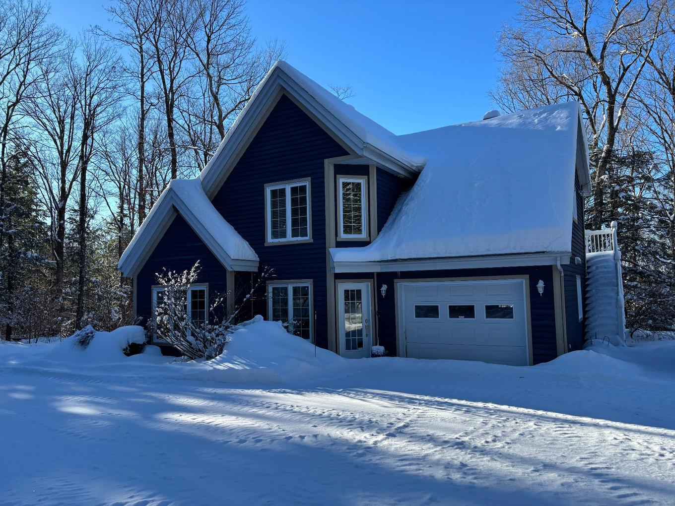 Façade - 191 Ch. Des Pinsons, Sutton, QC - Outdoor