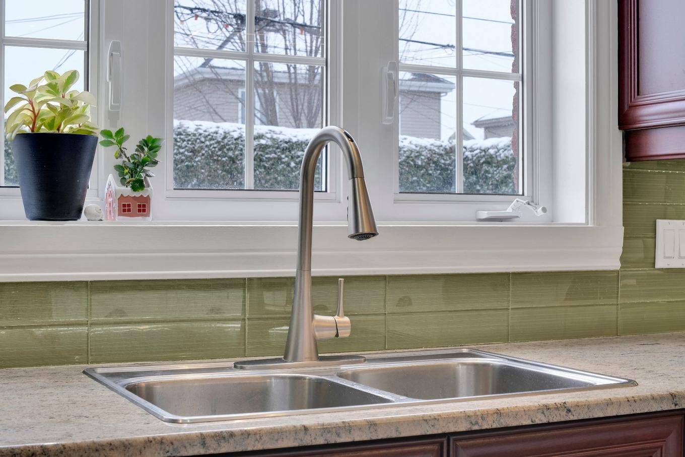 Kitchen - 30 Rue Hyppolite-Denaut, La Prairie, QC - Indoor Photo Showing Kitchen With Double Sink
