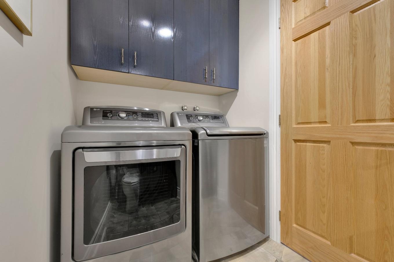 Powder room - 30 Rue Hyppolite-Denaut, La Prairie, QC - Indoor Photo Showing Laundry Room