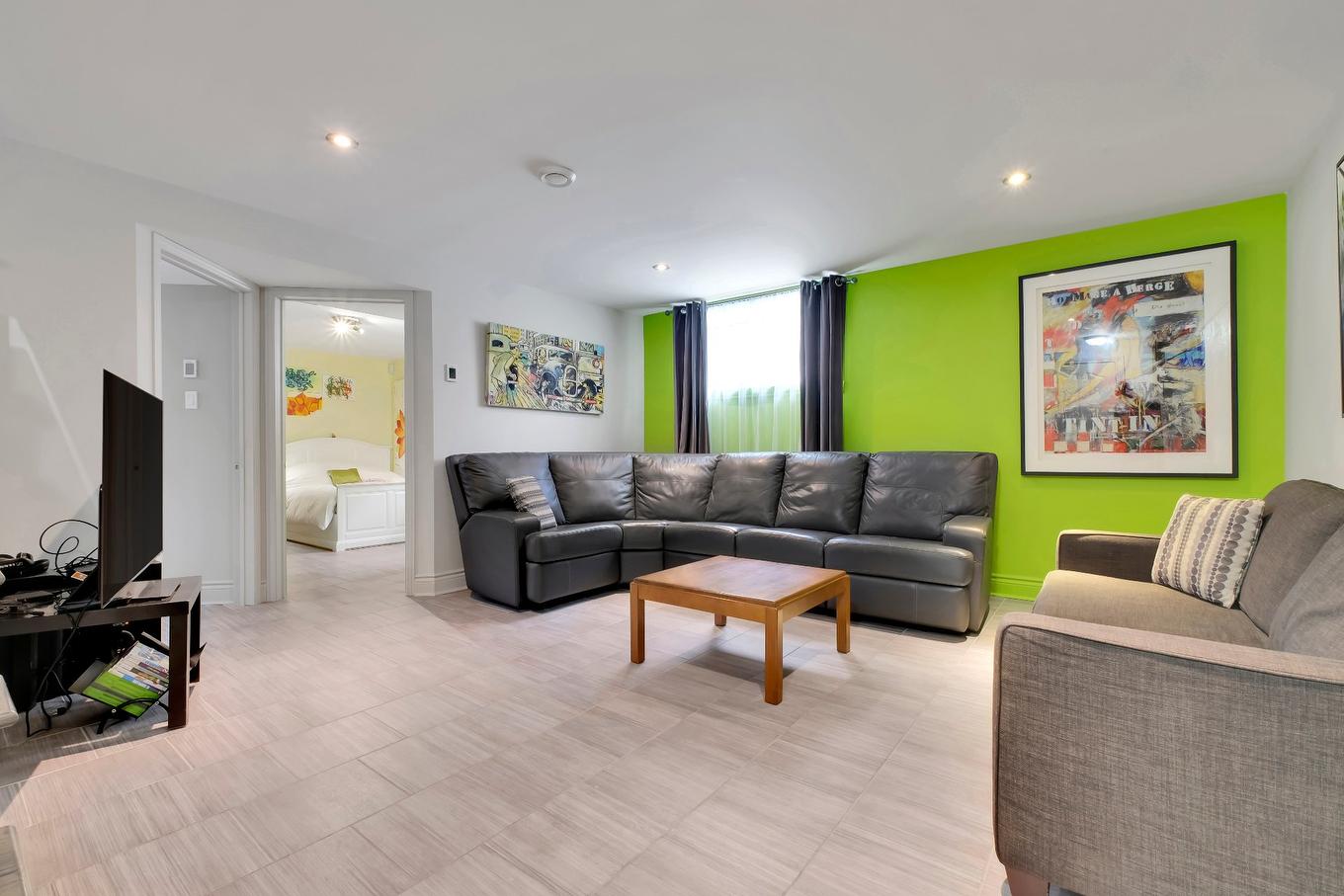 Family room - 30 Rue Hyppolite-Denaut, La Prairie, QC - Indoor Photo Showing Living Room