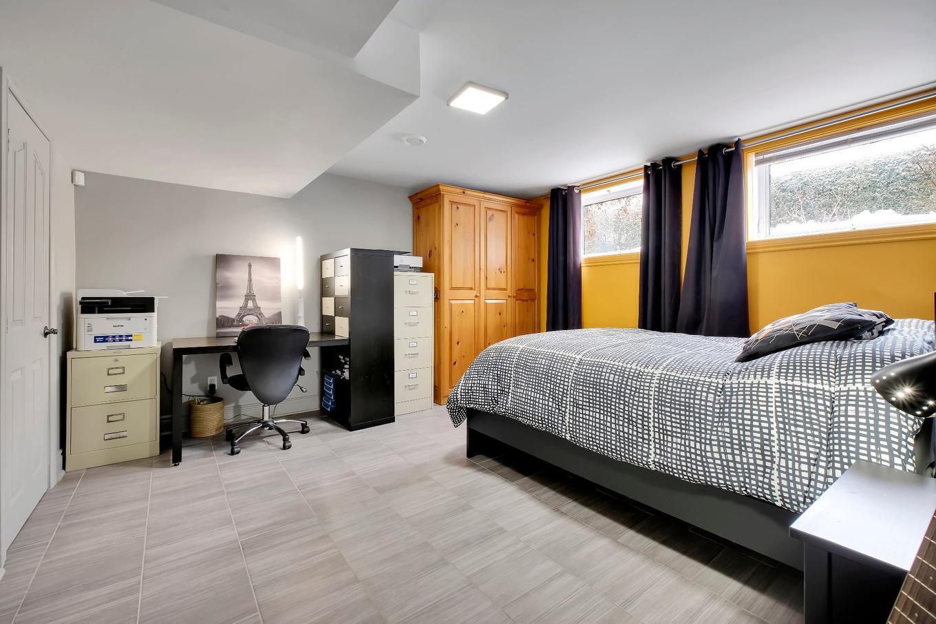 Bedroom - 30 Rue Hyppolite-Denaut, La Prairie, QC - Indoor Photo Showing Bedroom