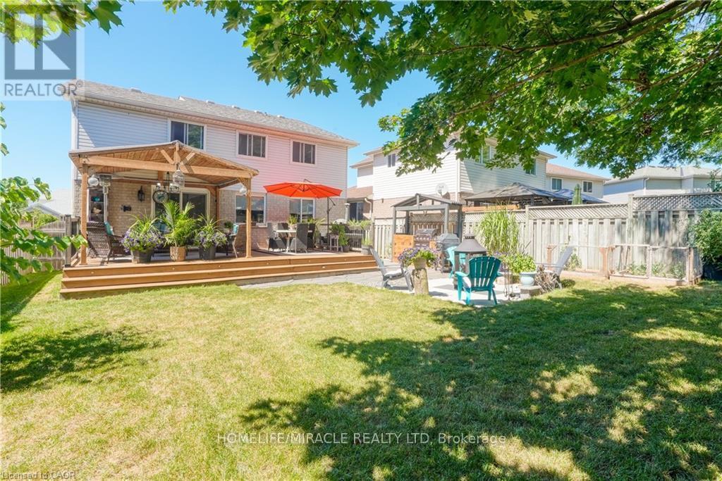 39 Endeavour Drive, Cambridge, ON - Outdoor With Deck Patio Veranda