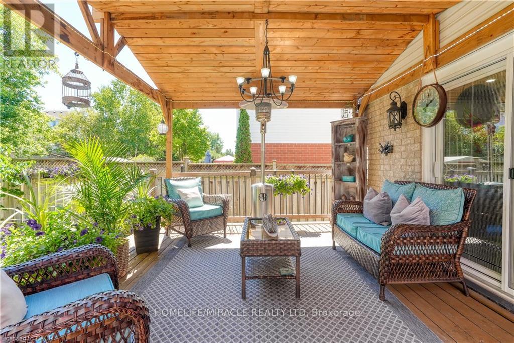 39 Endeavour Drive, Cambridge, ON - Outdoor With Deck Patio Veranda With Exterior