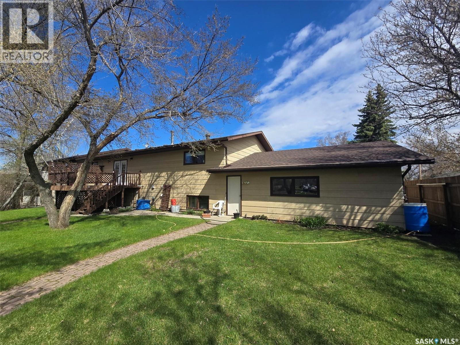 903 Assiniboia Avenue, Grenfell, SK - Outdoor