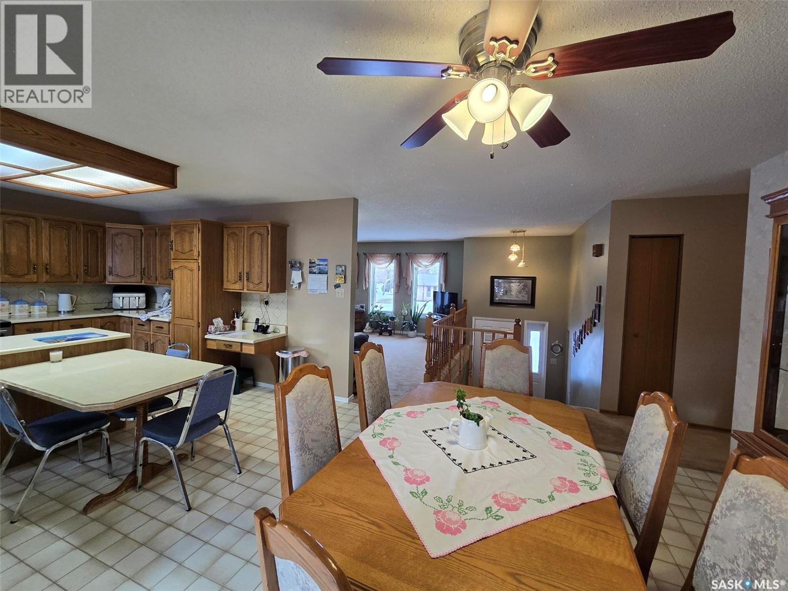 903 Assiniboia Avenue, Grenfell, SK - Indoor Photo Showing Dining Room