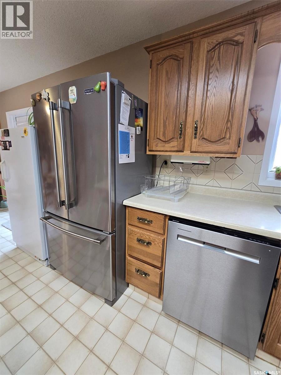 903 Assiniboia Avenue, Grenfell, SK - Indoor Photo Showing Kitchen