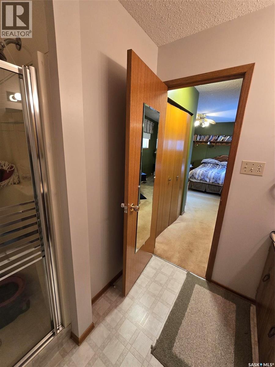 903 Assiniboia Avenue, Grenfell, SK - Indoor