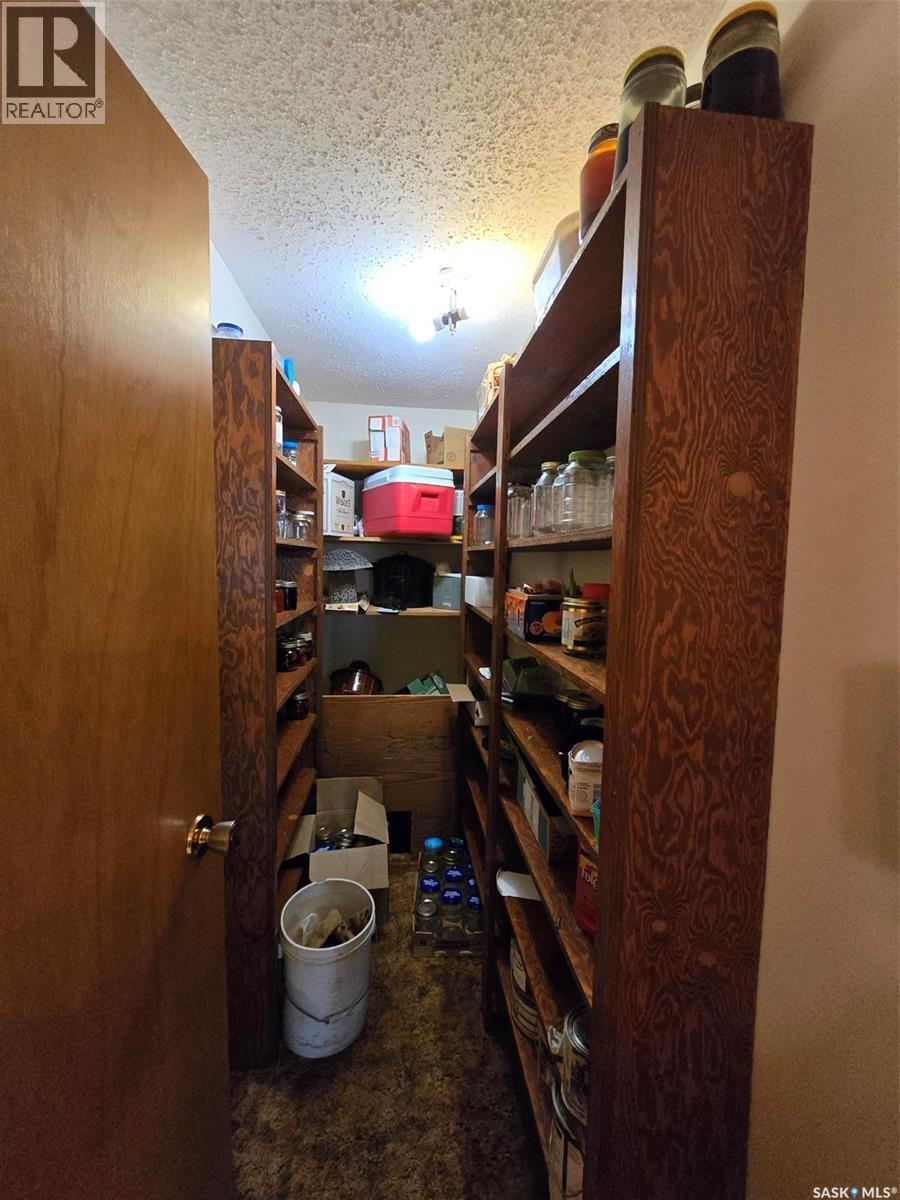 903 Assiniboia Avenue, Grenfell, SK - Indoor