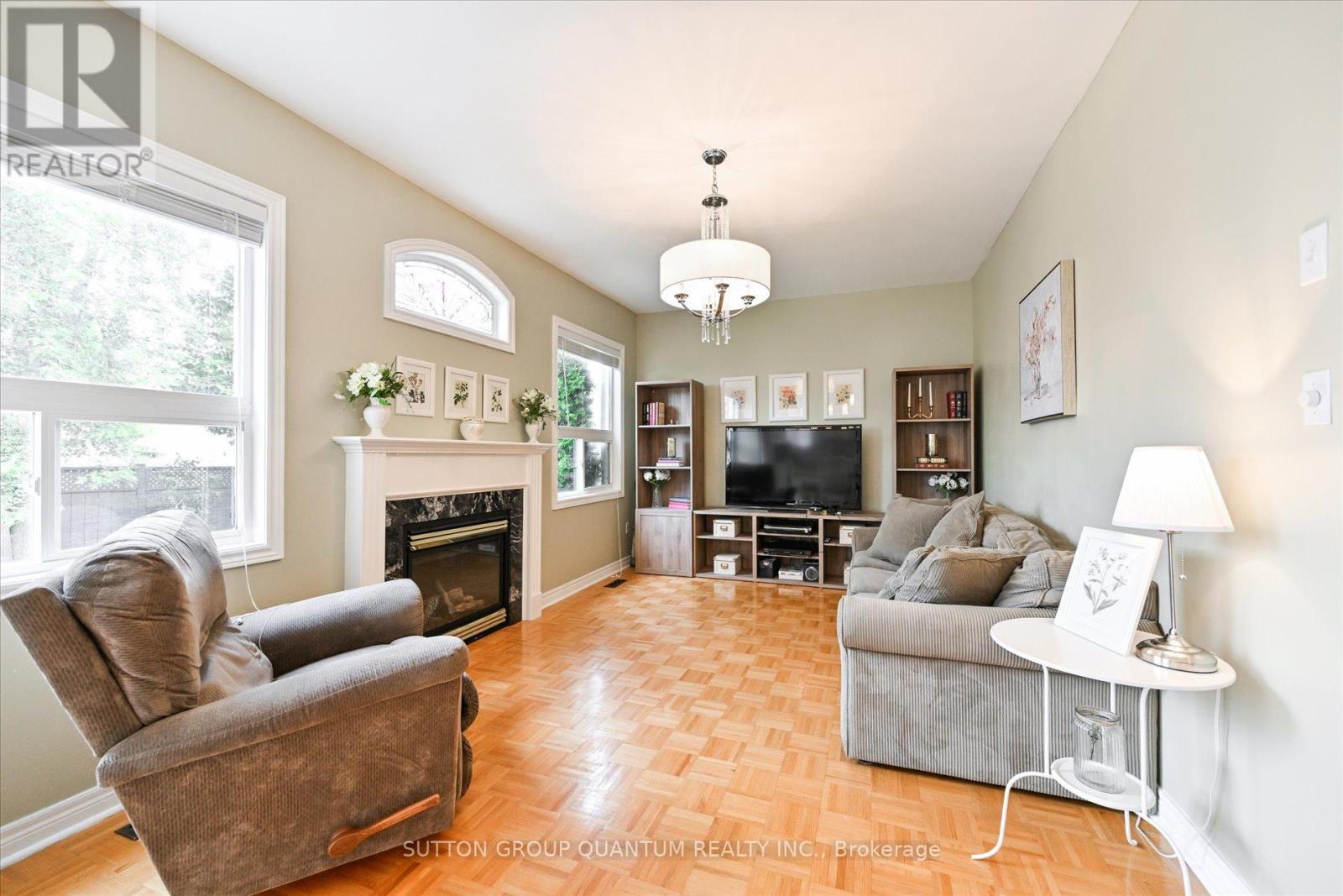 3512 Positano Place, Mississauga, ON - Indoor Photo Showing Living Room With Fireplace