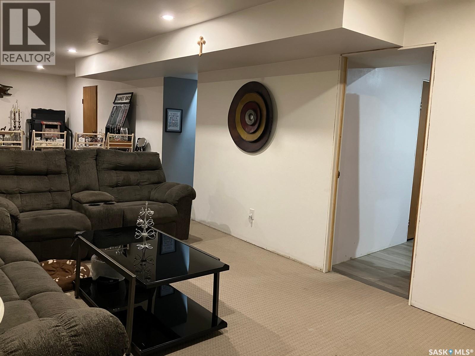 108 2Nd Street E, Smeaton, SK - Indoor Photo Showing Living Room