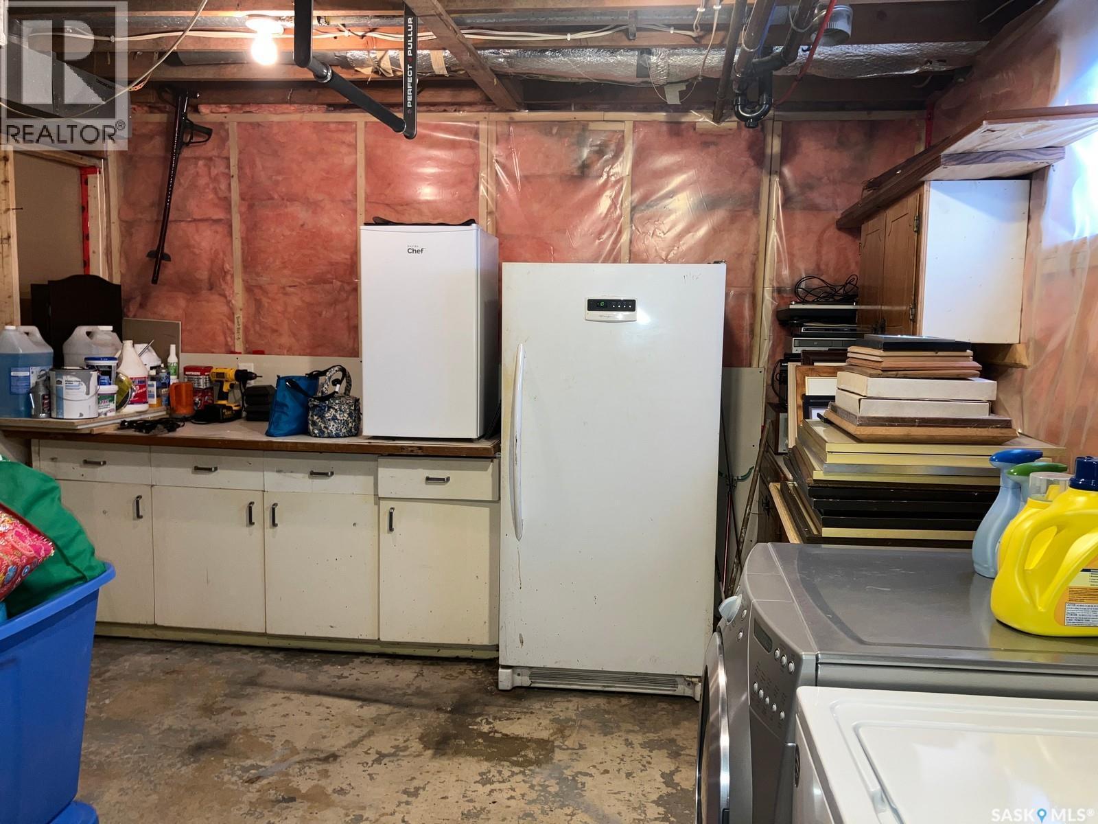 108 2Nd Street E, Smeaton, SK - Indoor Photo Showing Laundry Room