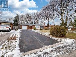 No Sidewalk, 7 Car Parking -