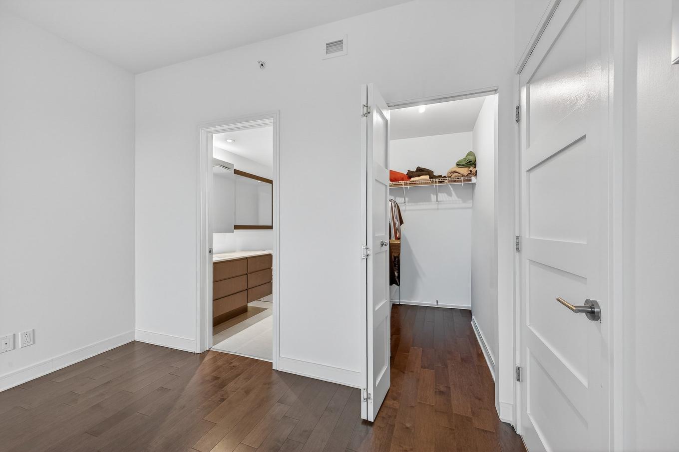 Penderie (Walk-in) - 706-199 Rue De La Rotonde, Montréal (Verdun/Île-Des-Soeurs), QC - Indoor Photo Showing Other Room