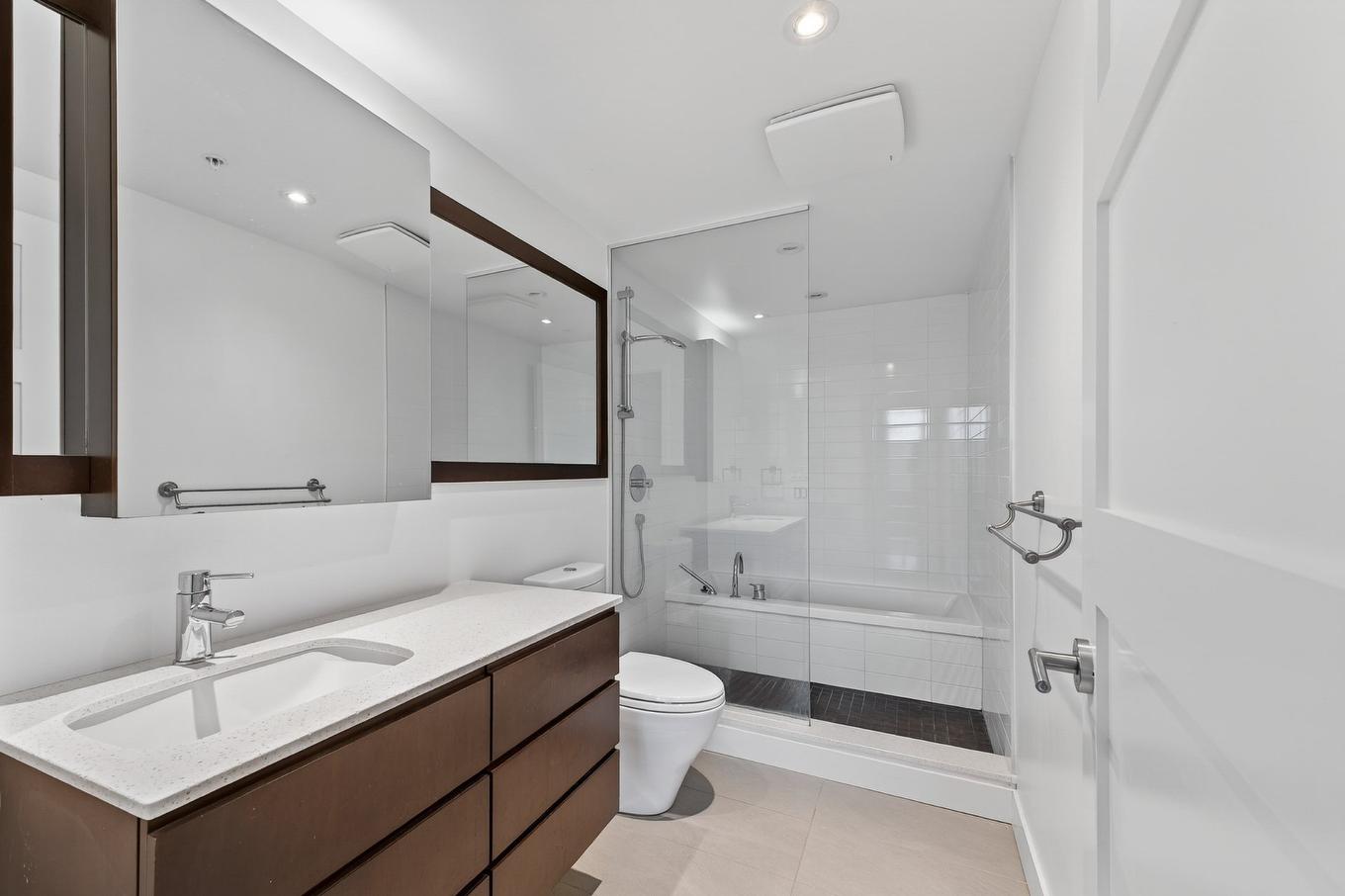 Salle de bains attenante à la CCP - 706-199 Rue De La Rotonde, Montréal (Verdun/Île-Des-Soeurs), QC - Indoor Photo Showing Bathroom