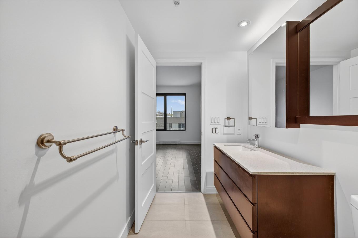 Salle de bains attenante à la CCP - 706-199 Rue De La Rotonde, Montréal (Verdun/Île-Des-Soeurs), QC - Indoor Photo Showing Bathroom