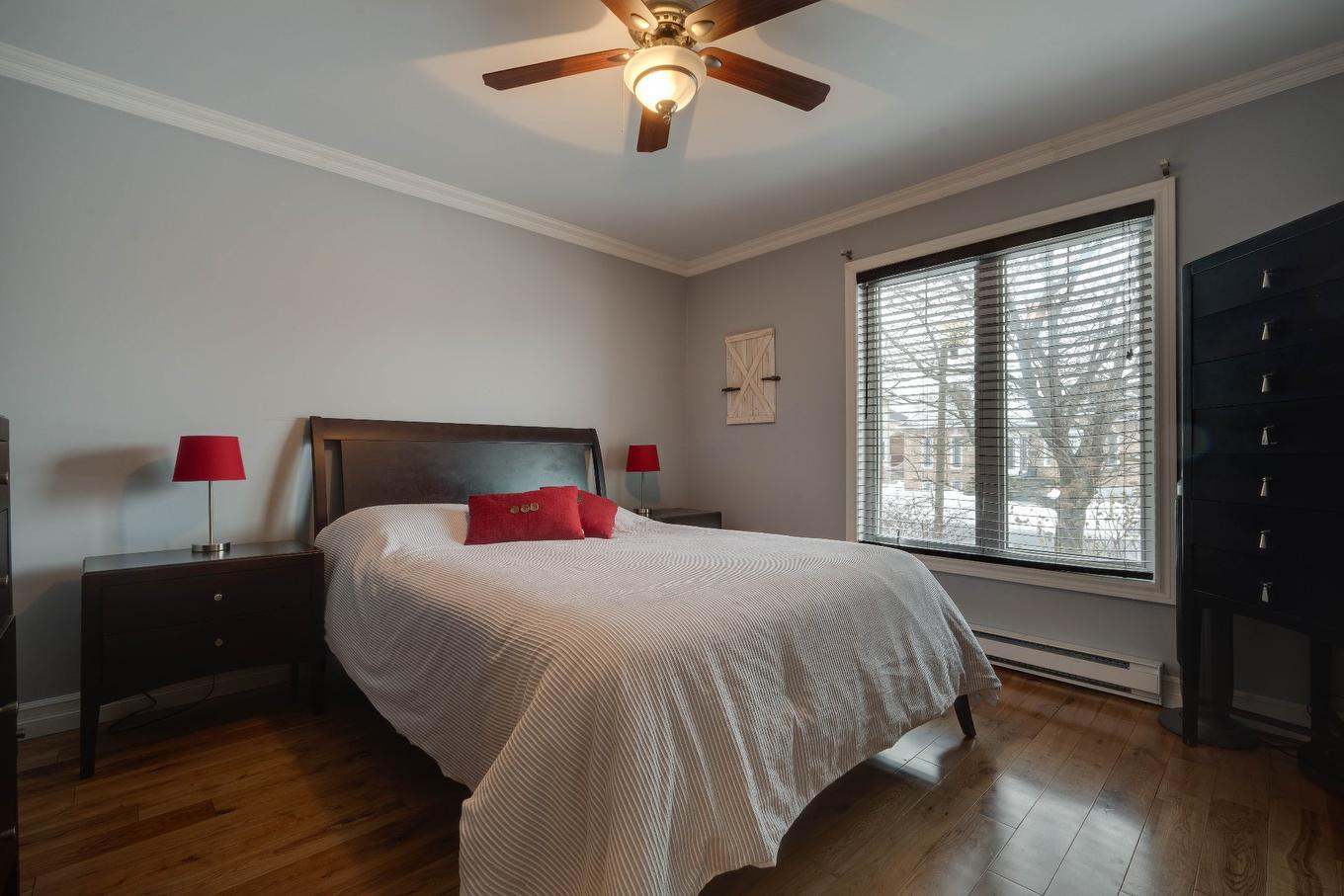 Primary bedroom - 80 Av. Gérard-Brunelle, Saint-Jean-Sur-Richelieu, QC - Indoor Photo Showing Bedroom