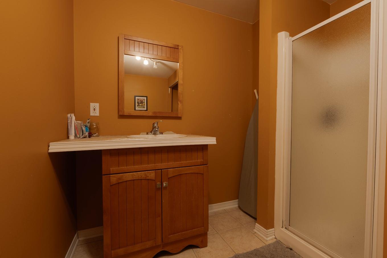 Bathroom - 80 Av. Gérard-Brunelle, Saint-Jean-Sur-Richelieu, QC - Indoor Photo Showing Bathroom