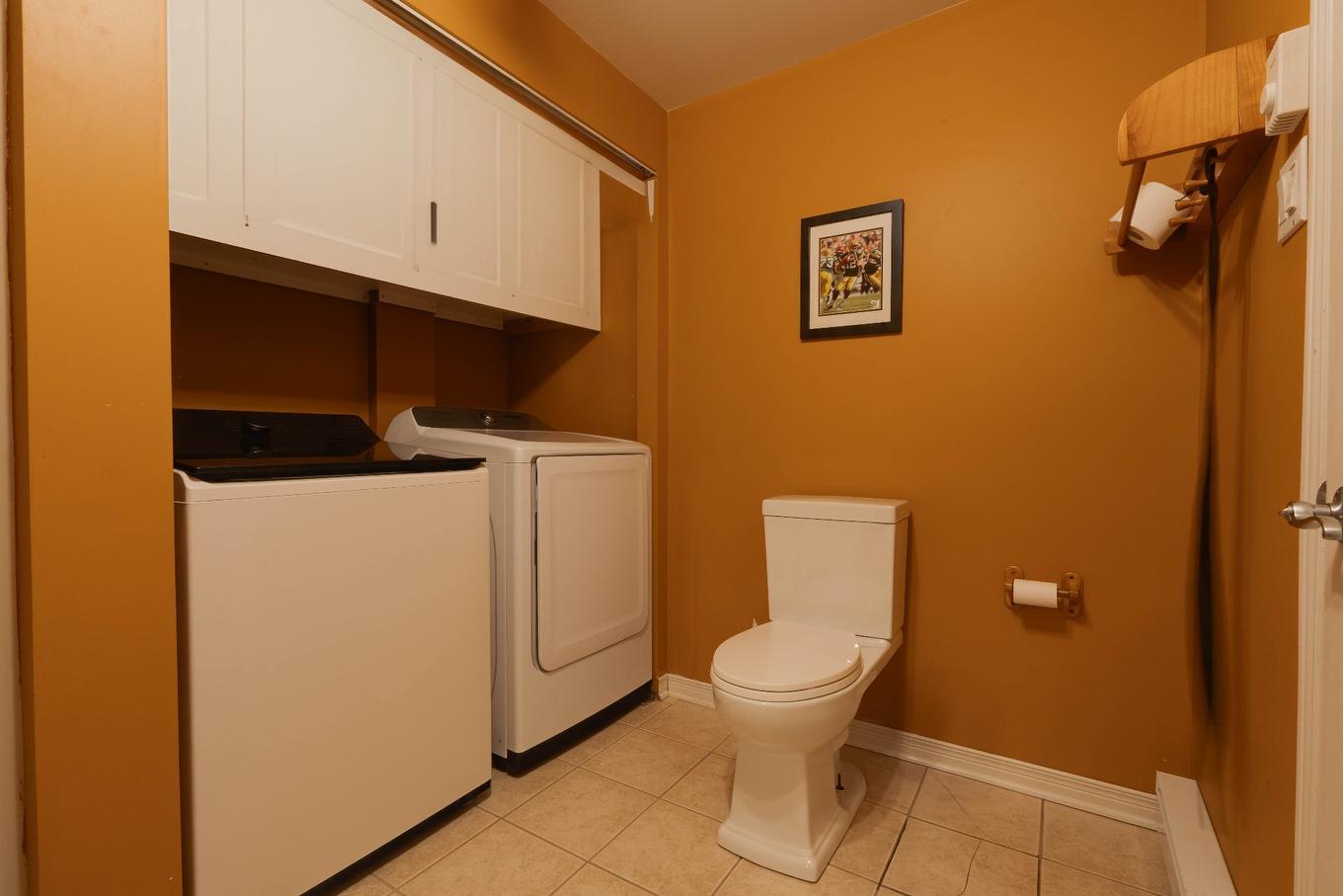 Bathroom - 80 Av. Gérard-Brunelle, Saint-Jean-Sur-Richelieu, QC - Indoor Photo Showing Laundry Room