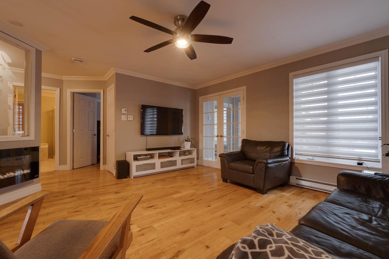 Living room - 80 Av. Gérard-Brunelle, Saint-Jean-Sur-Richelieu, QC - Indoor Photo Showing Living Room