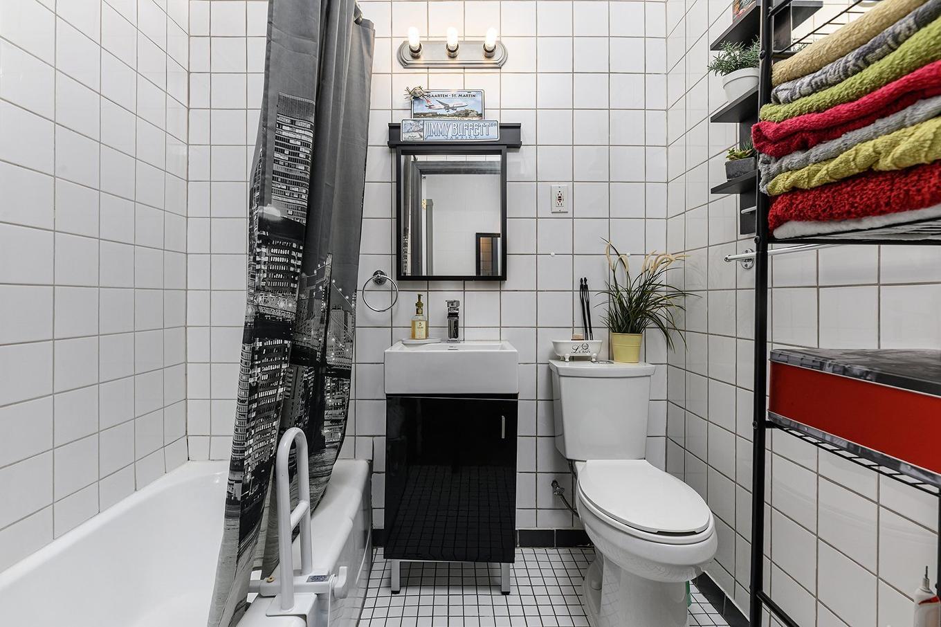 Bathroom - 1508 Rue Valiquette, Montréal (Verdun/Île-Des-Soeurs), QC - Indoor Photo Showing Bathroom