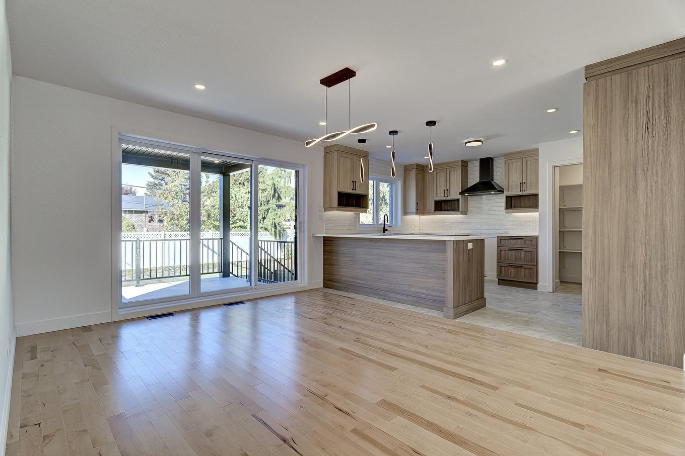 Cuisine - 6535 Rue Poitou, Brossard, QC - Indoor Photo Showing Kitchen