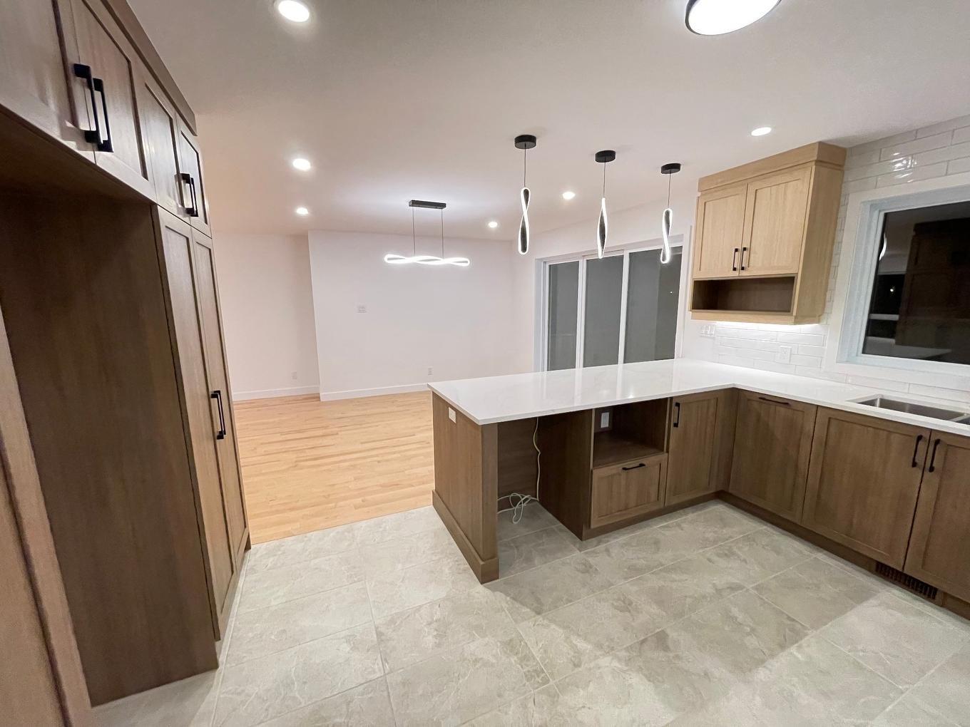 Cuisine - 6535 Rue Poitou, Brossard, QC - Indoor Photo Showing Kitchen