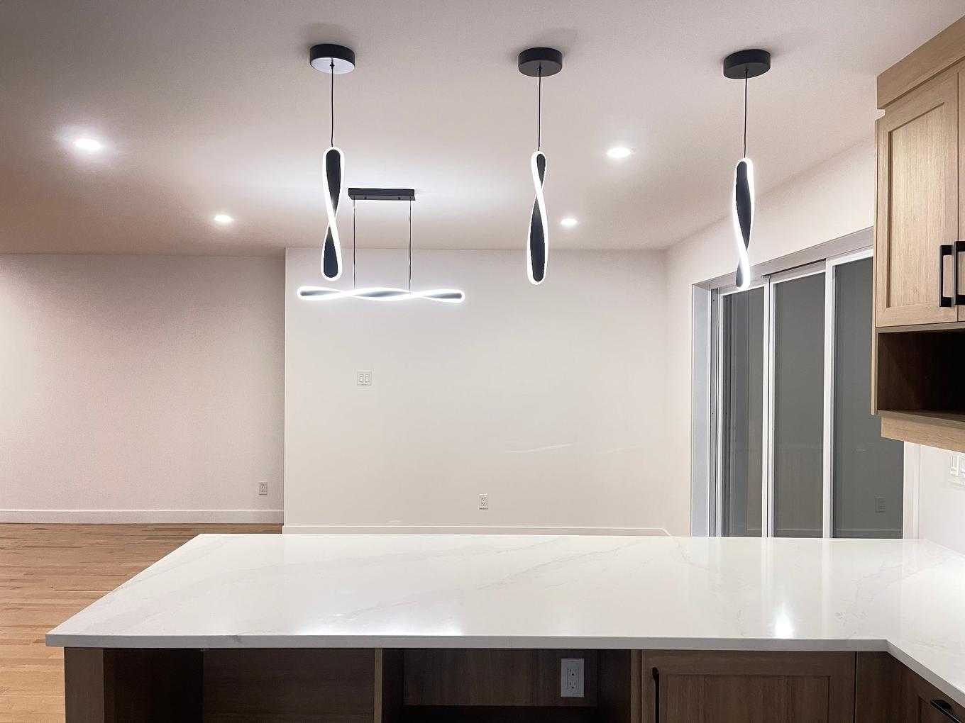 Cuisine - 6535 Rue Poitou, Brossard, QC - Indoor Photo Showing Kitchen With Upgraded Kitchen