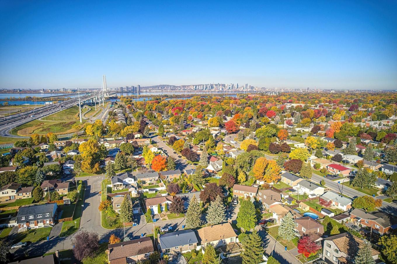 Photo aérienne - 6535 Rue Poitou, Brossard, QC - Outdoor With View