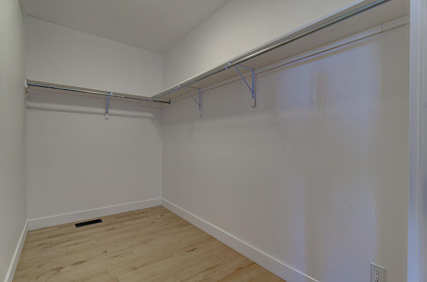 Penderie (Walk-in) - 6535 Rue Poitou, Brossard, QC - Indoor With Storage