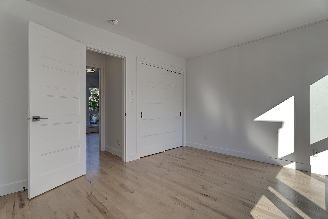 Chambre à coucher - 6535 Rue Poitou, Brossard, QC - Indoor Photo Showing Other Room