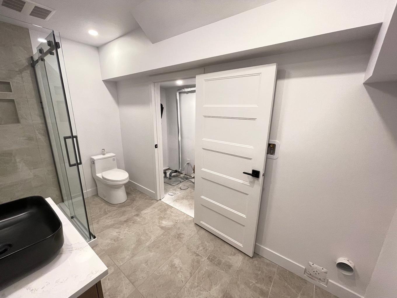 Salle de lavage - 6535 Rue Poitou, Brossard, QC - Indoor Photo Showing Bathroom