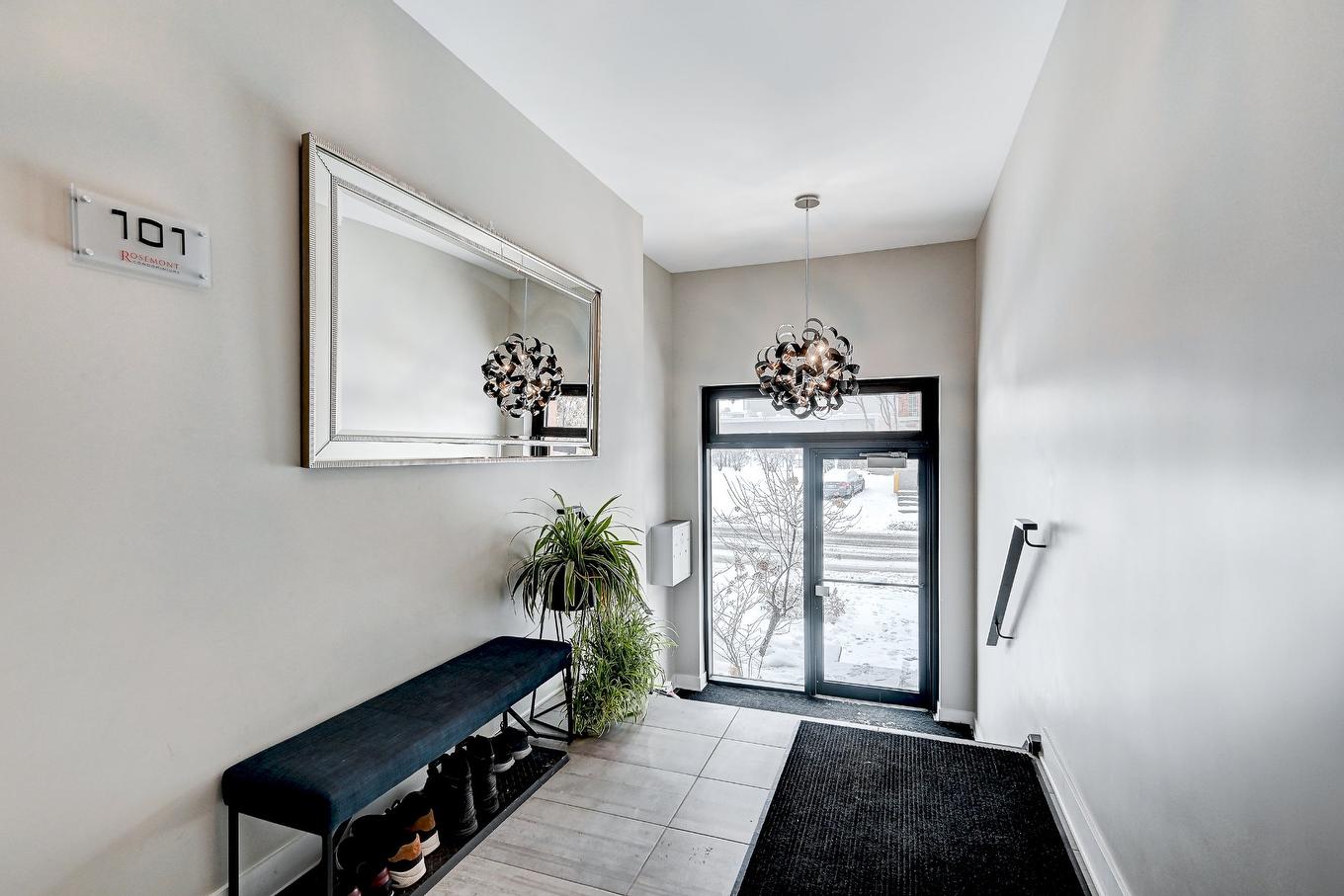 Hall - 201-6990 30E Avenue, Montréal (Rosemont/La Petite-Patrie), QC - Indoor Photo Showing Other Room